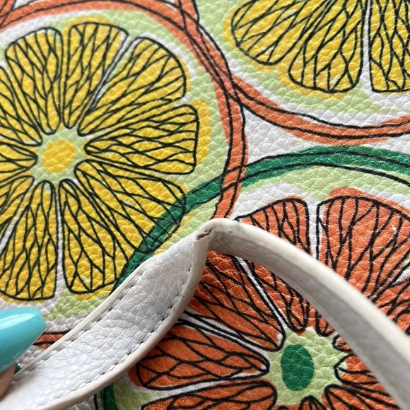 Nwt Charming Charlie Citrus Splash White Vegan Leather Tote With silver Accent - Picture 11 of 16